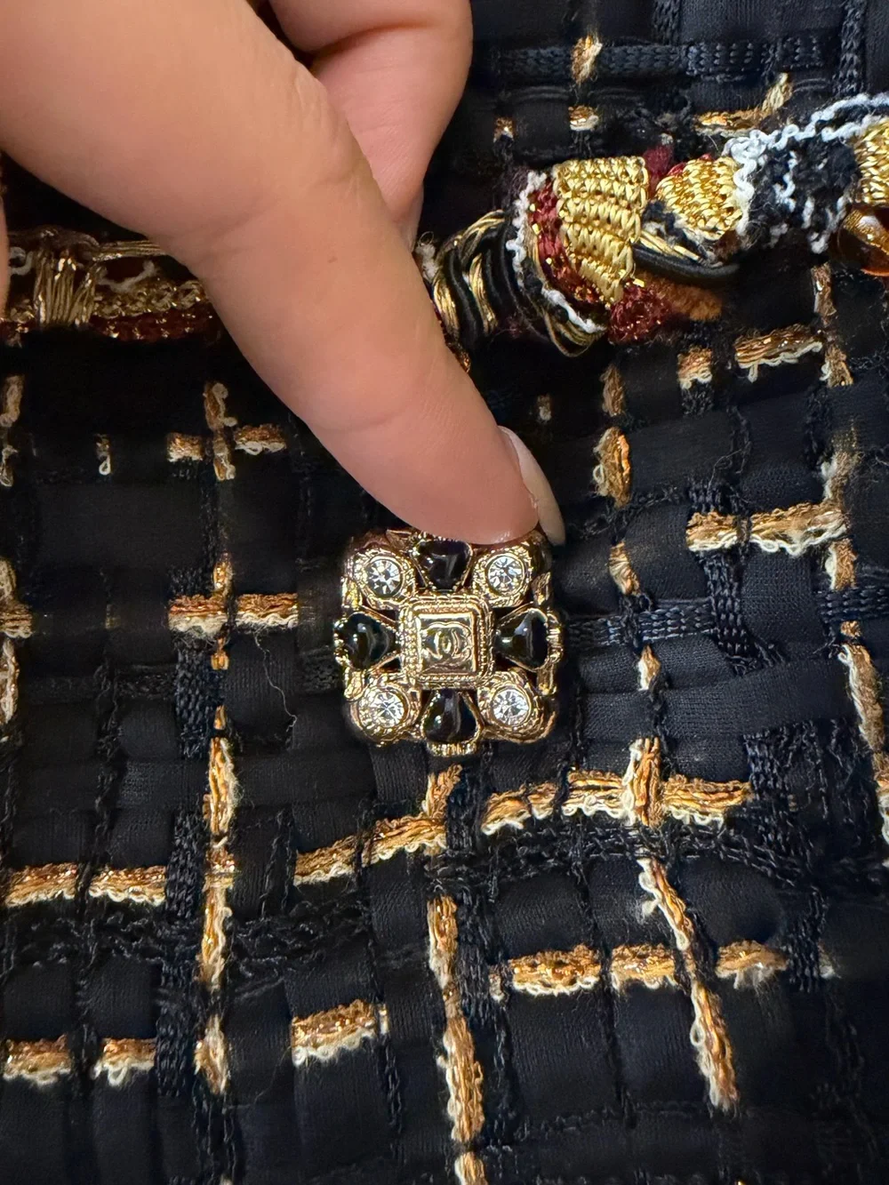 CHANEL iconic cropped